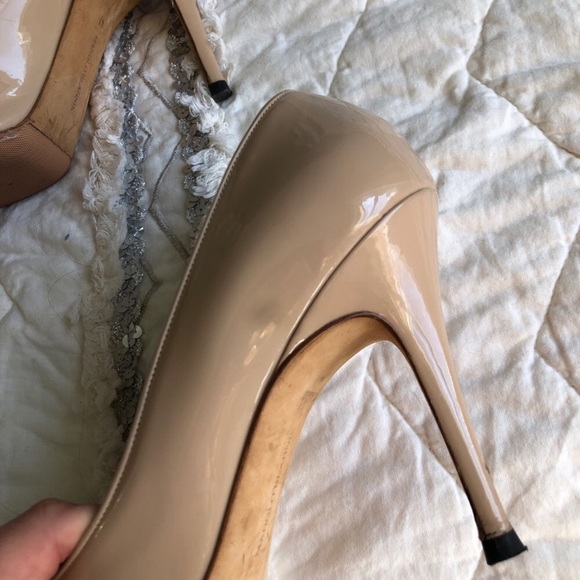 Manolo Blahnik BB Patent 115 mm Pointed-Toe Pump - Picture 4 of 7